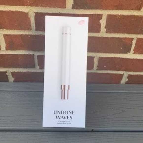 COPY - New T3 Voluminous Curls 1..0” Curling Barrel - Picture 2 of 9